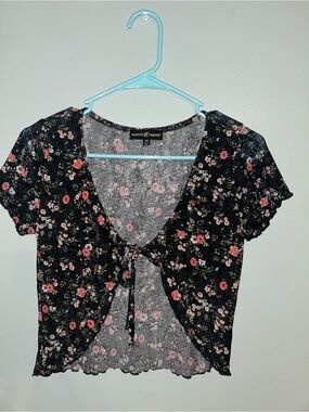 Almost Famous Black Floral Tie-Front Crop Top - Floral Print